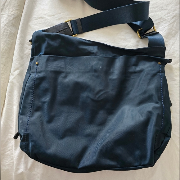 Tumi Blue Sumatra Messenger Bag with Adjustable Strap and Durable Fabric - Picture 6 of 13